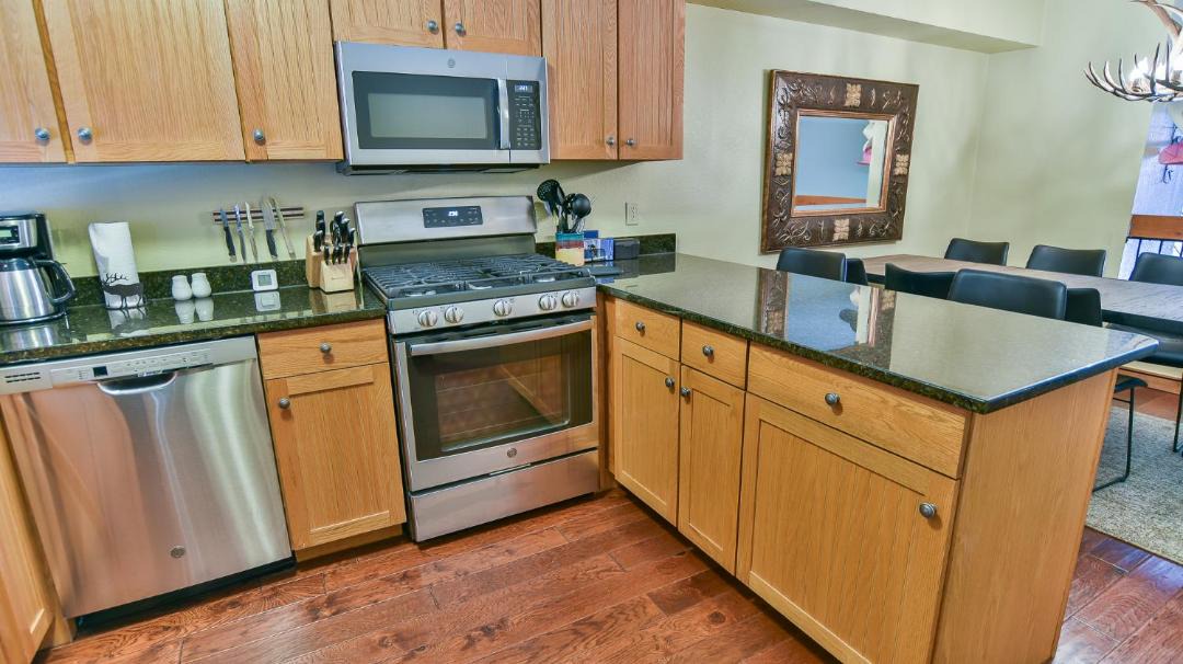 Photo of Kitchen in Peak 9