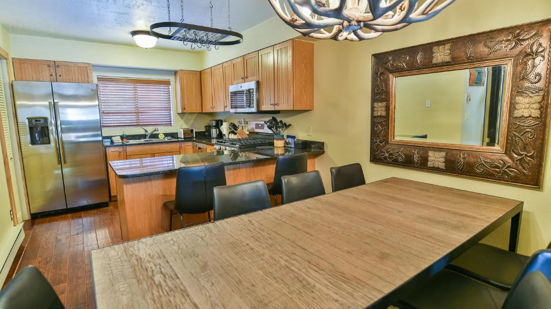 Photo of Kitchen in Peak 9