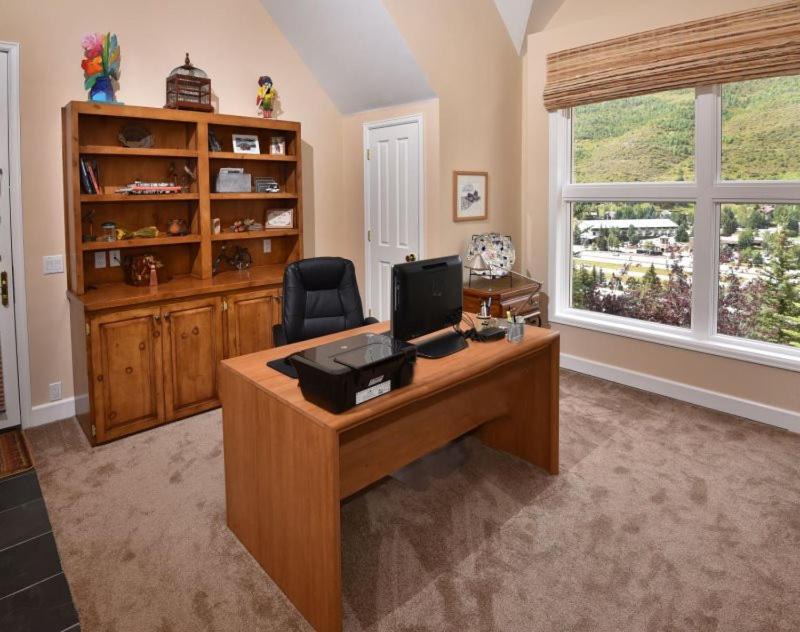 Photo of Livingroom in Highland Meadows