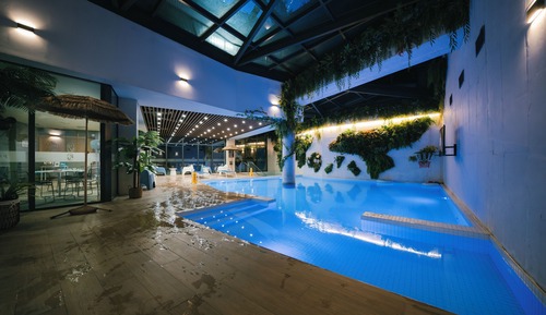 Family Double Room Balcony with Spal Bathtub-Floor assignment in sequence-2nd floor has no view