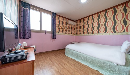 Room (Standard Room)