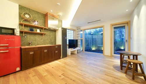 Room (G101)