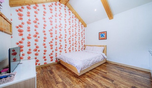 Room (Pink Sage)