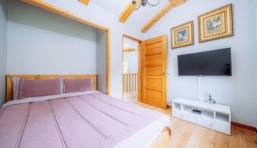 Room (Chamomile)