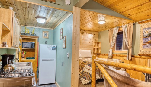 12 - Birdhouse Cabin (duplex)