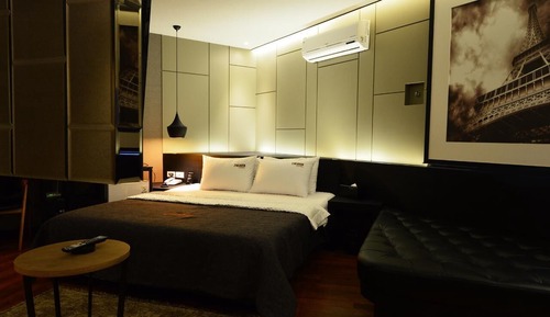 Royal Room