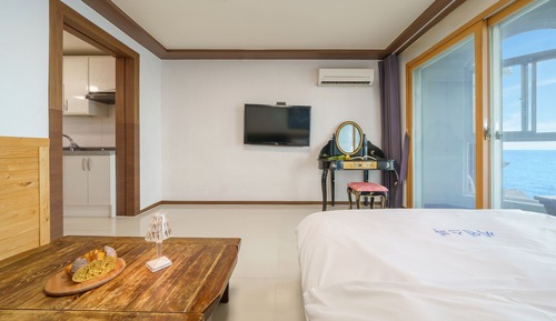 Basic Room, 1 Bedroom (201 Ceruleanblue)