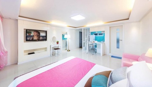 Room (102 Opal (spa private indoor barbecue)