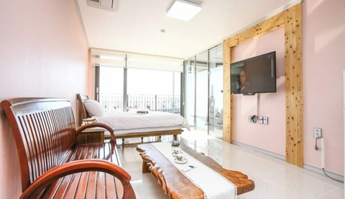 Room (305 (spa))
