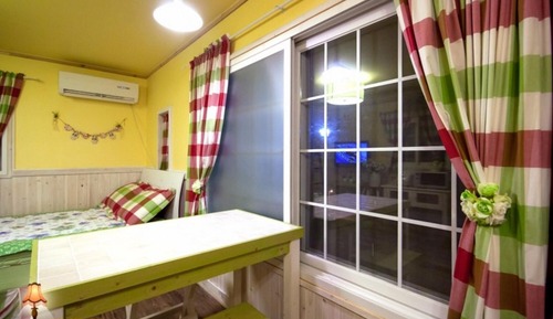 Room (Leo (Annex))