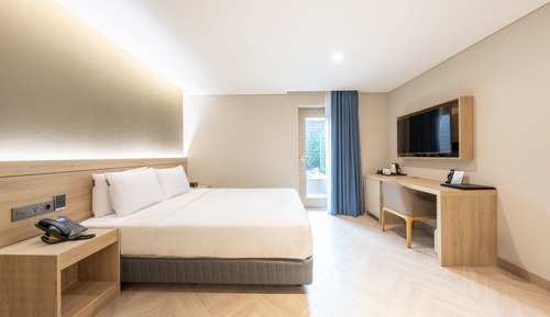 Premier Double Terrace SPA-Free Breakfast for 2PAX (Rice Noodle) - Room is larger than most in city