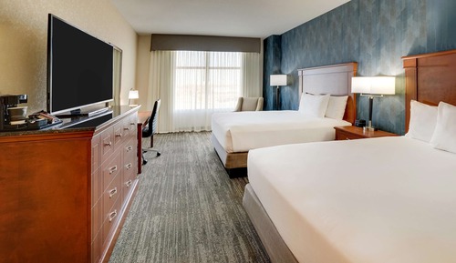 Room, 2 Queen Beds, Accessible (Roll-in Shower)