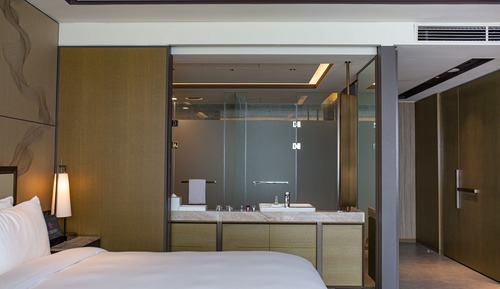 Deluxe Room, 1 King Bed