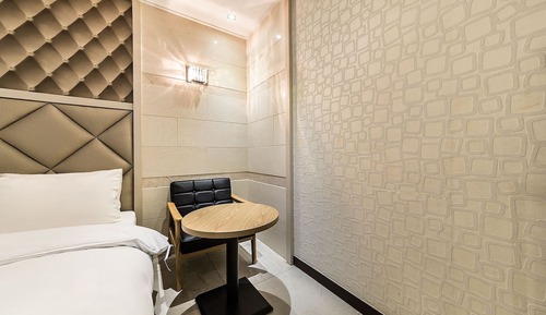 Room (Premium)