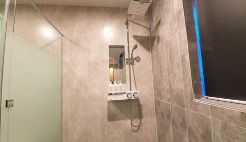 Room (VIP Twin (Bathtub Random Assignment S)