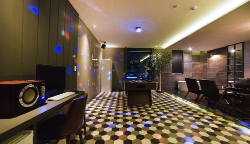 Room (Suite (Party billiard room styler equ)