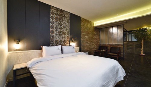 Room (VIP (with styler))