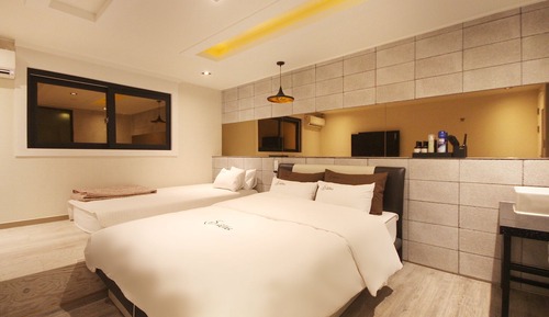 Room (Twin)