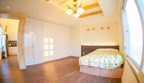 Room (Viola)
