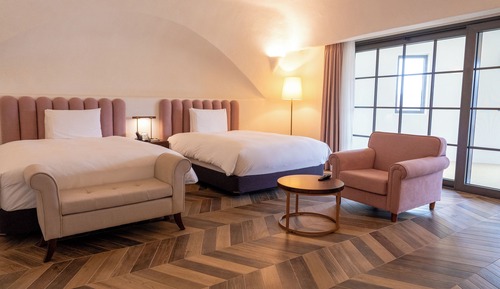 Eco Corner Suite Castle