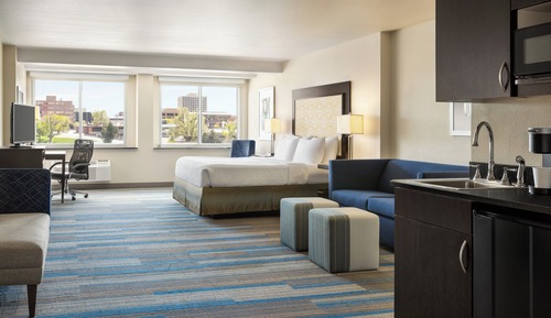 Suite, 1 King Bed and Sofa Bed, Accessible (Communication)