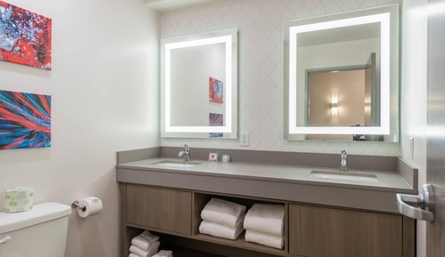 Suite, Multiple Beds, Non Smoking (Upgrade)