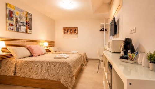 City Triple Room
