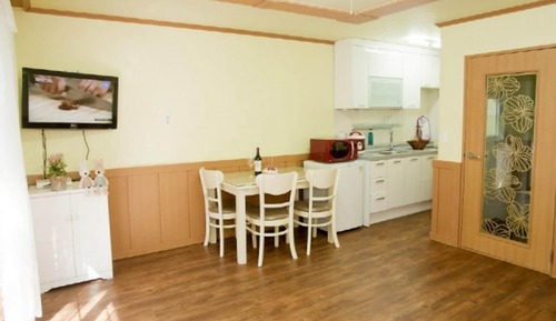 Room (Mercury)