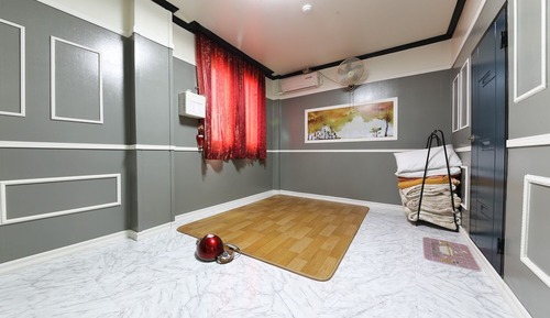 Room (Ondol triple room)
