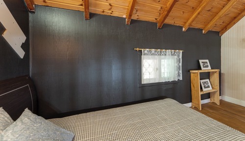 Room (S02)
