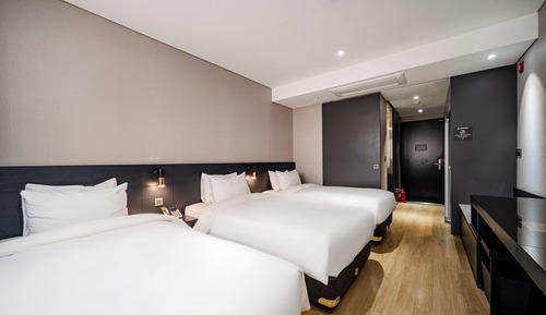 Triple Room