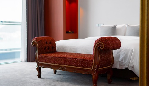 Emerald Suite