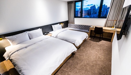Family Twin Room