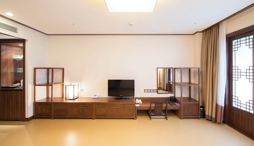 Standard Room, Japanese Futon (Slope View)