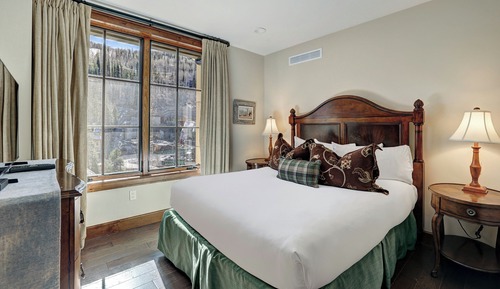 Room, 4 Bedrooms, Mountain View (Residence)