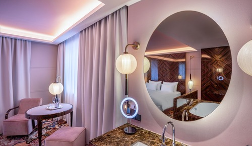 Grandiose Lamee Room / Zimmer