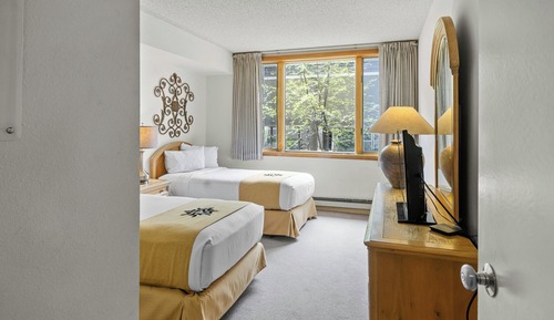 Condo, 2 Bedrooms (The Pines)