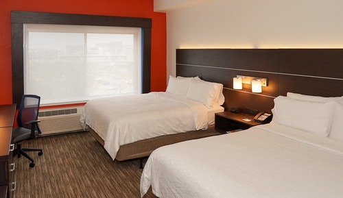 Standard Room, 2 Queen Beds, Accessible Bathtub (Accessible Tub)