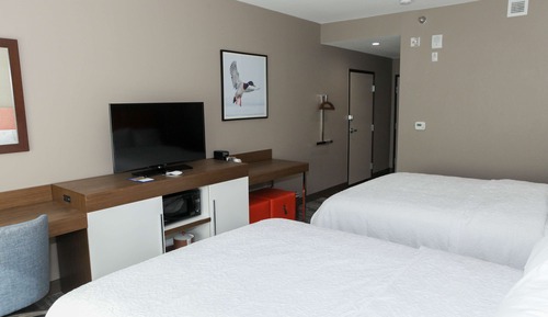 Room, 2 Queen Beds, Accessible, Bathtub