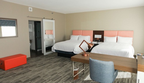 Studio, 2 Queen Beds, Refrigerator & Microwave (Wet Bar)