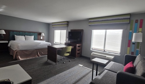Suite, 1 King Bed, Non Smoking