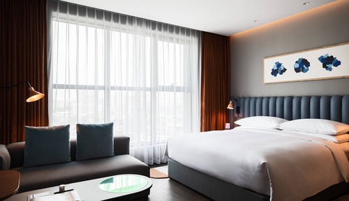 Editor Room, 1 King Bed, Non Smoking, City View, High Floor