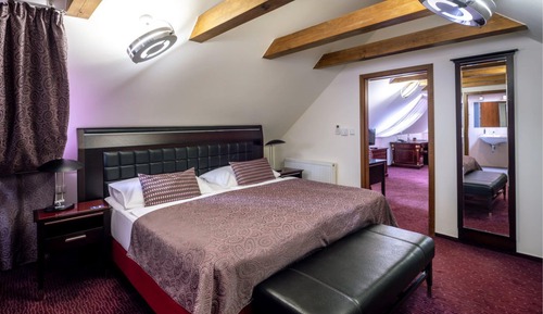Deluxe Suite