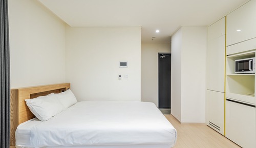 Basic Room, 1 Bedroom (Mountain Extra 1 (Random))