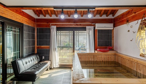 Basic Room, 1 Bedroom (203 (Hanok Hinoki Pool / Kids Gym))