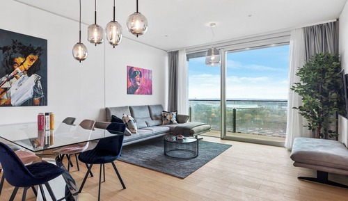 Deluxe Penthouse, 2 Bedrooms, Pool Access, City View