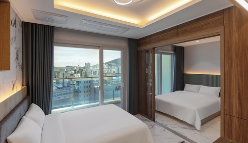 Terrace Royal Partial Ocean