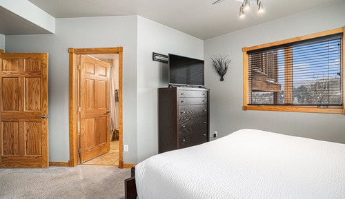 Condo, 2 Bedrooms