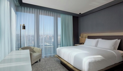 Standard Room, 1 King Bed