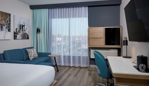 Standard Room, 1 King Bed (Hearing Accessible)